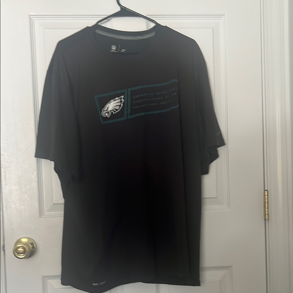 The Nike Tee Philadelphia Eagles Black T-shirt Adult Size 3XL Cotton
